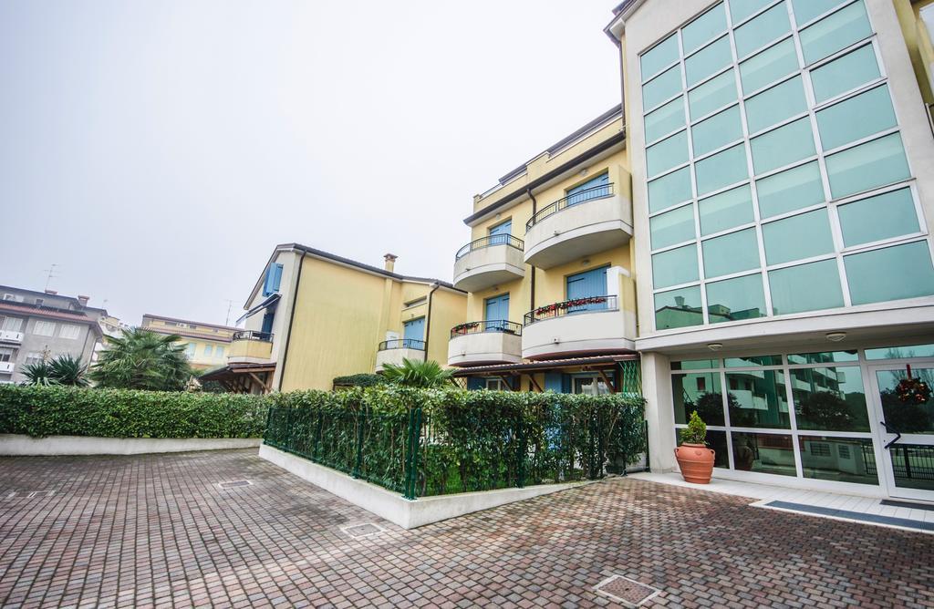 Residence Elisa Piano Terra Con Giardino E Posto Spiaggia Incluso Caorle Zewnętrze zdjęcie
